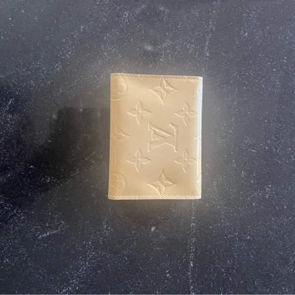 LOUIS VUITTON Ivory Yellow Monogram Card Wallet - Picture 6 of 14